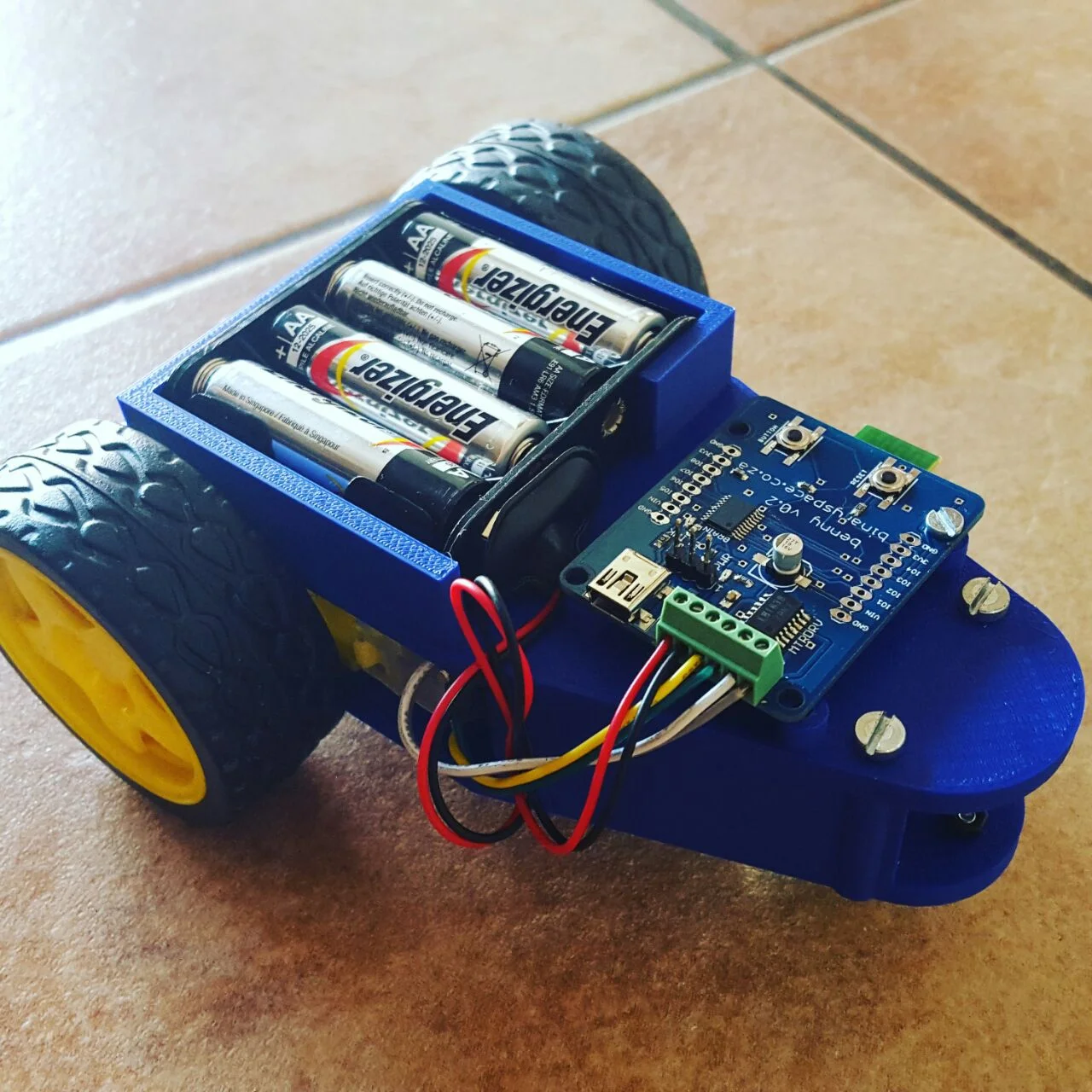 With partners SiGNL Inquisition has developed an educational robot, Benny. Benny is a customisable bot which allows us to teach prototyping, electronics, and concepts related to the internet of things. 
