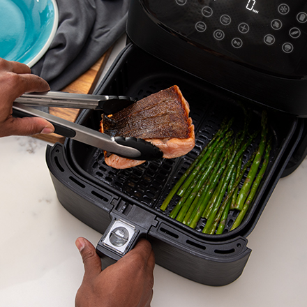 Nonstick Basket Foods are as easy to take out as they were to put in. The nonstick surface of the basket results in less residue left behind. In turn, cleanup won’t be so rough.