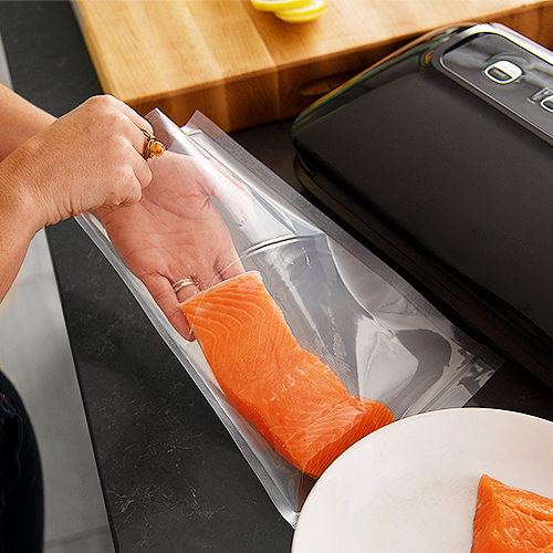 Waterproof Bags The waterproof vacuum bags not only help prevent freezer burn, but can also be resealed and reused.