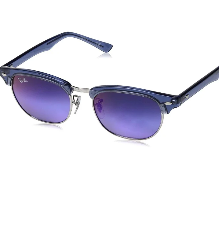 Did I secretly want to be a French New Wave film director or Left Bank philosopher when I was a 'tween? Maybe. Am I going to try to project that fantasy onto my own children with these Ray-Ban Junior sunglasses ? Absolument!