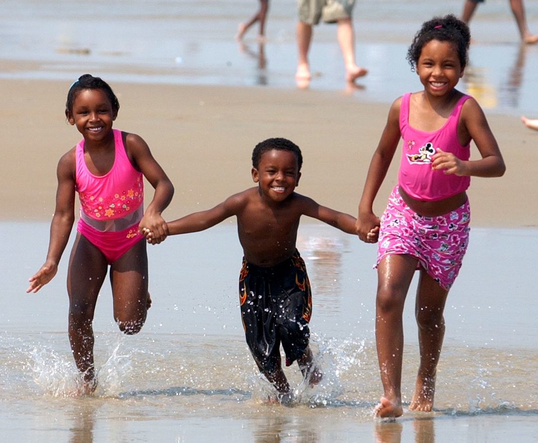 AL.MBC.cover..3.kids.run.jpg