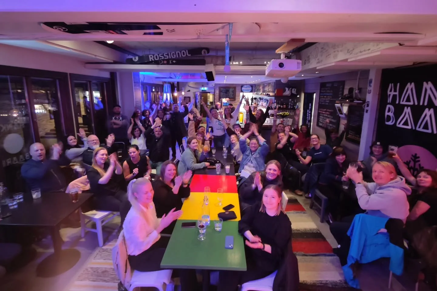 Kiitos viel&auml; Rukan Hanki Baari ja kaikki kuuntelijat!

Oli mainiot pari iltaa ja tupa oli molempina t&auml;ysi. Pokaaleita jaettiin ja tunnelma oli katossa.

T&auml;ss&auml; lavalta k&auml;sin napatut kuvat perjantailta ja lauantailta.

N&auml;h