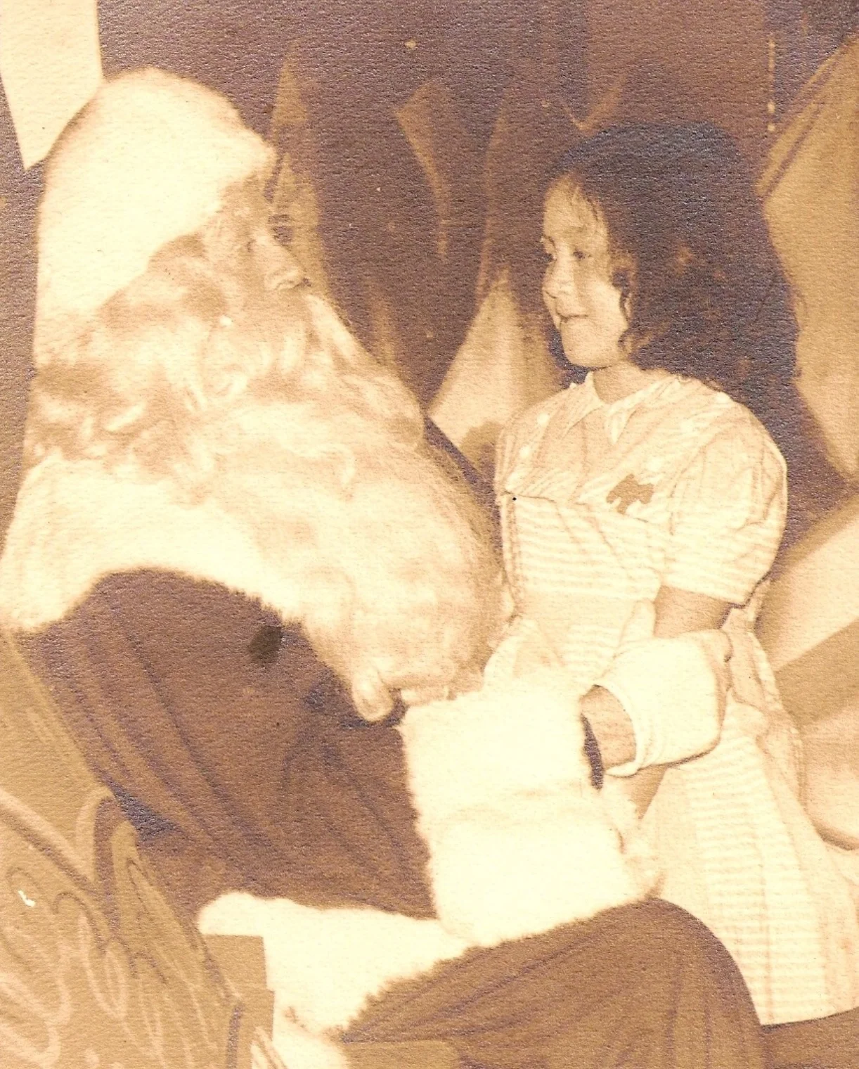 Once upon a time, many years ago, kan we zaman, there was a little girl