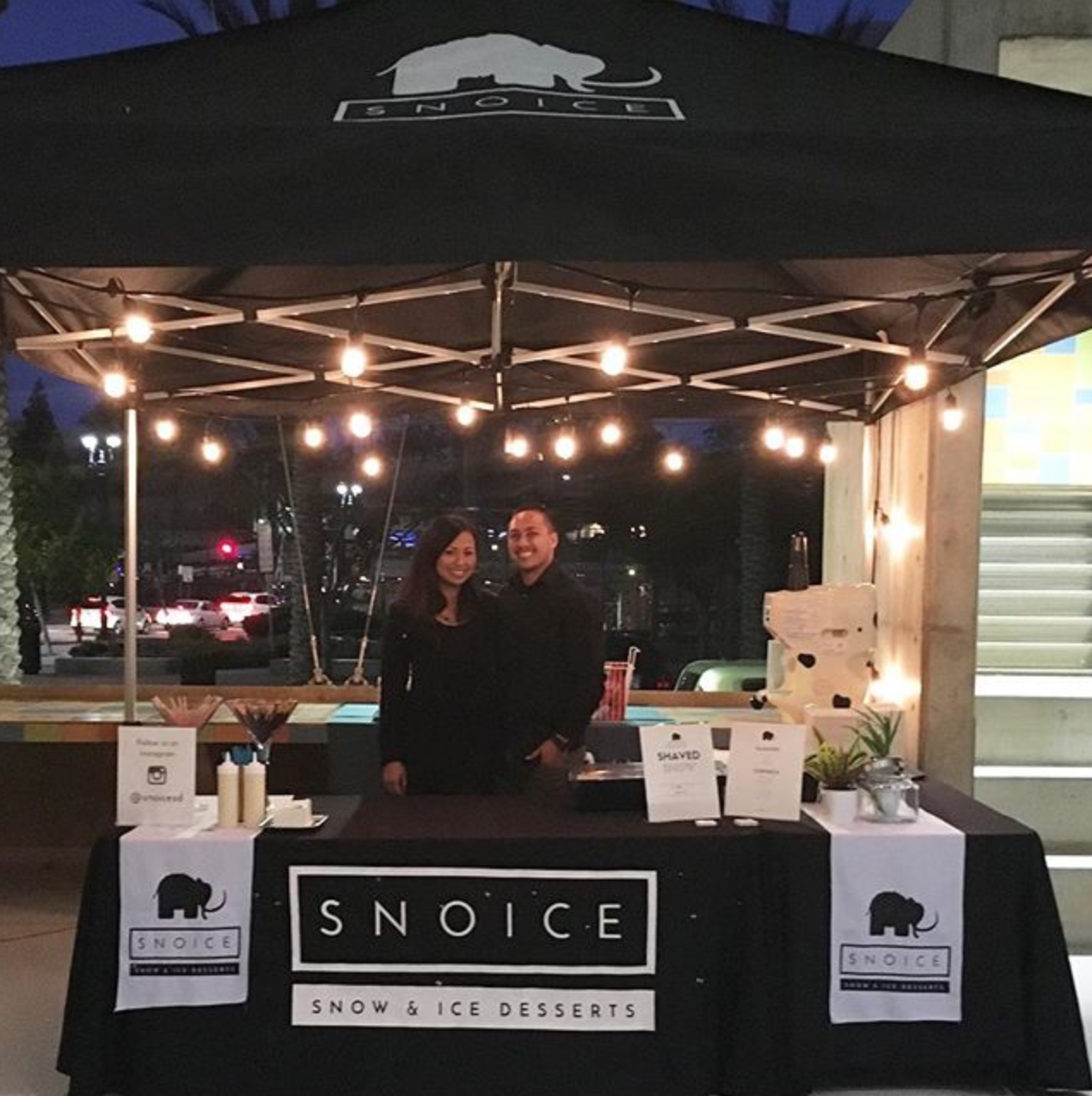  (1/2) Here's a canopy set-up we had when we served shaved snow at a wedding in early 2016.&nbsp; 