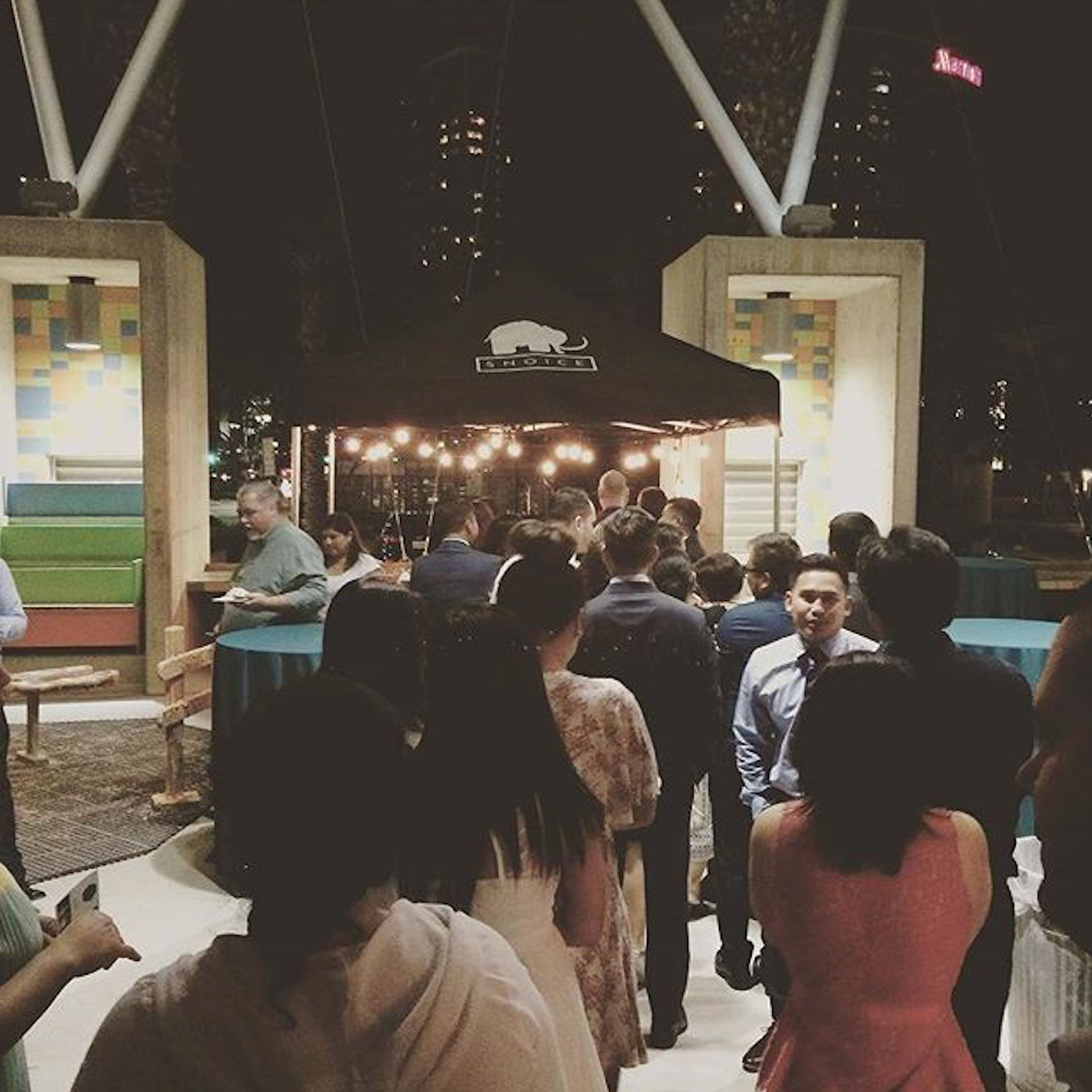 (2/2) Here's a canopy set-up we had when we served shaved snow at a wedding in early 2016. 