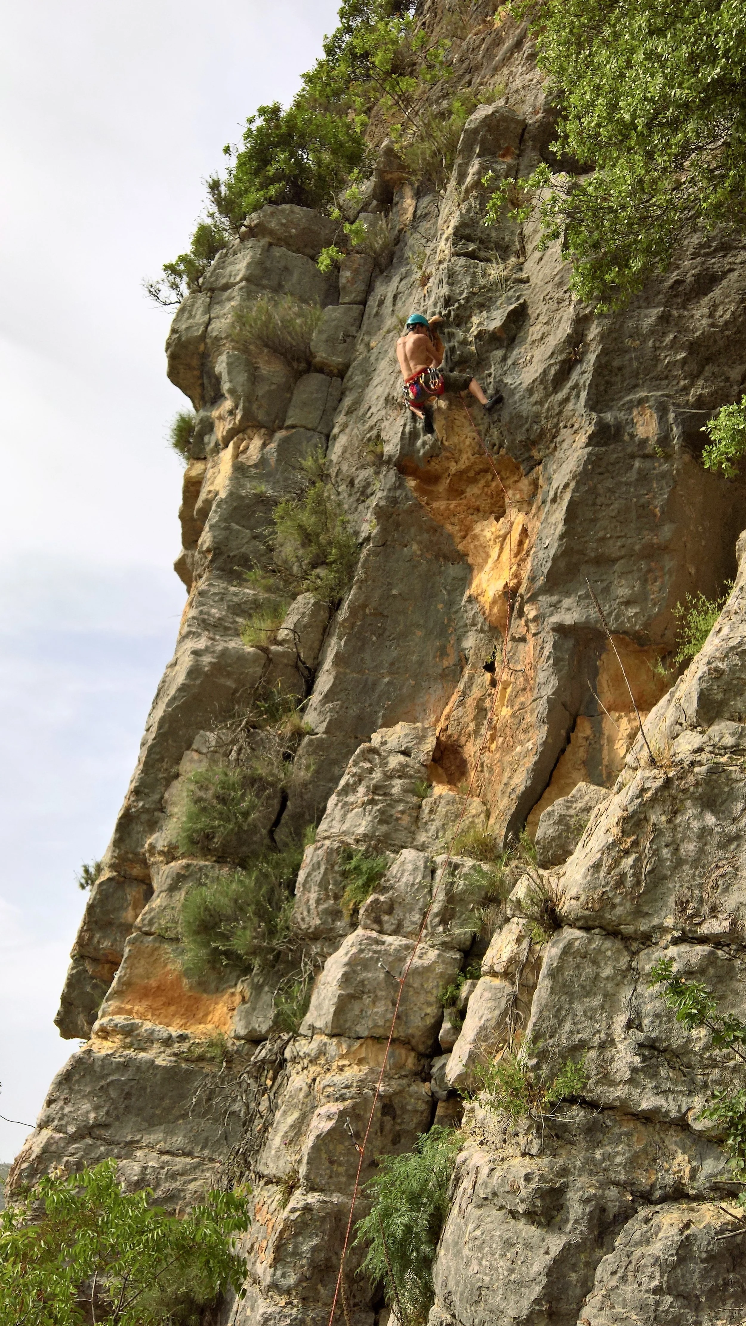 Jezzine crag topo.jpg