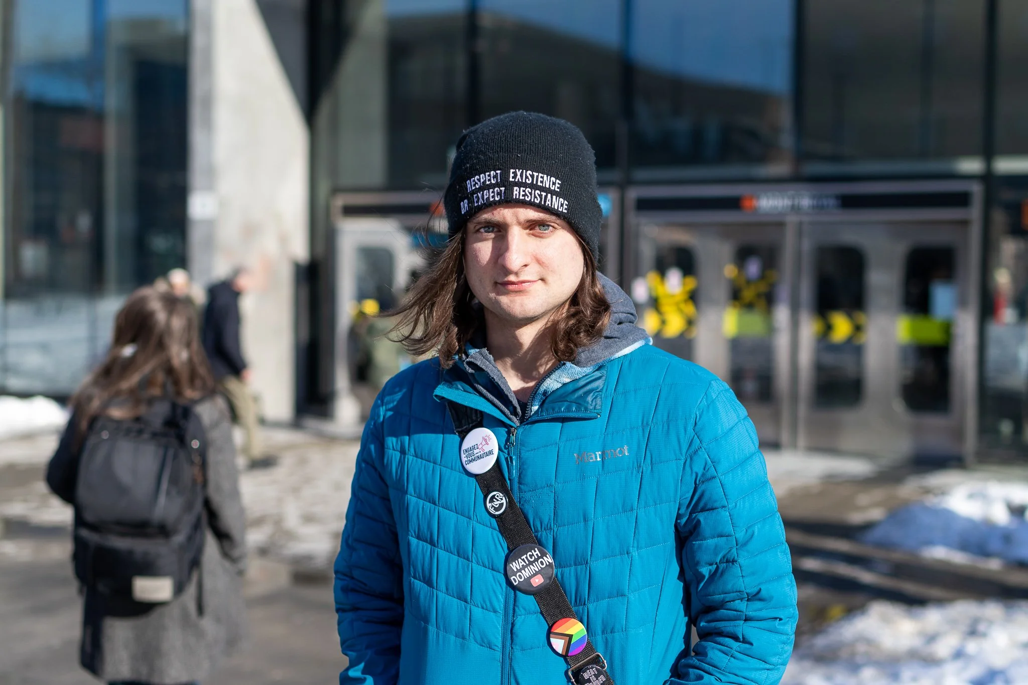  Nathe, porte-parole du groupe militant végan antispéciste DxE (Direct Action Everywhere) de Montréal, qui revendique l'action récente d'accrochage de carcasses de porcs dans Rosemont 