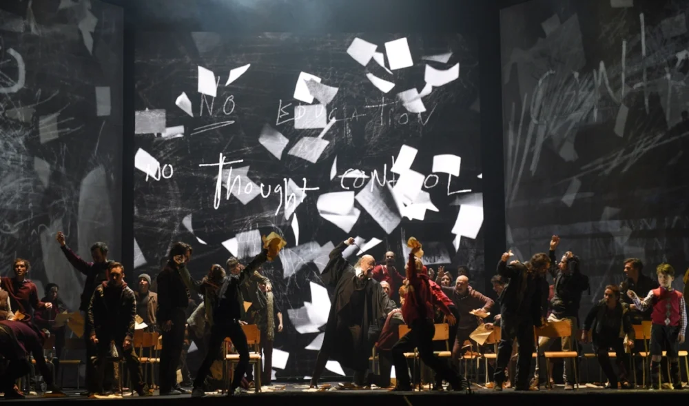 Another Brick in the wall - L'opéra
