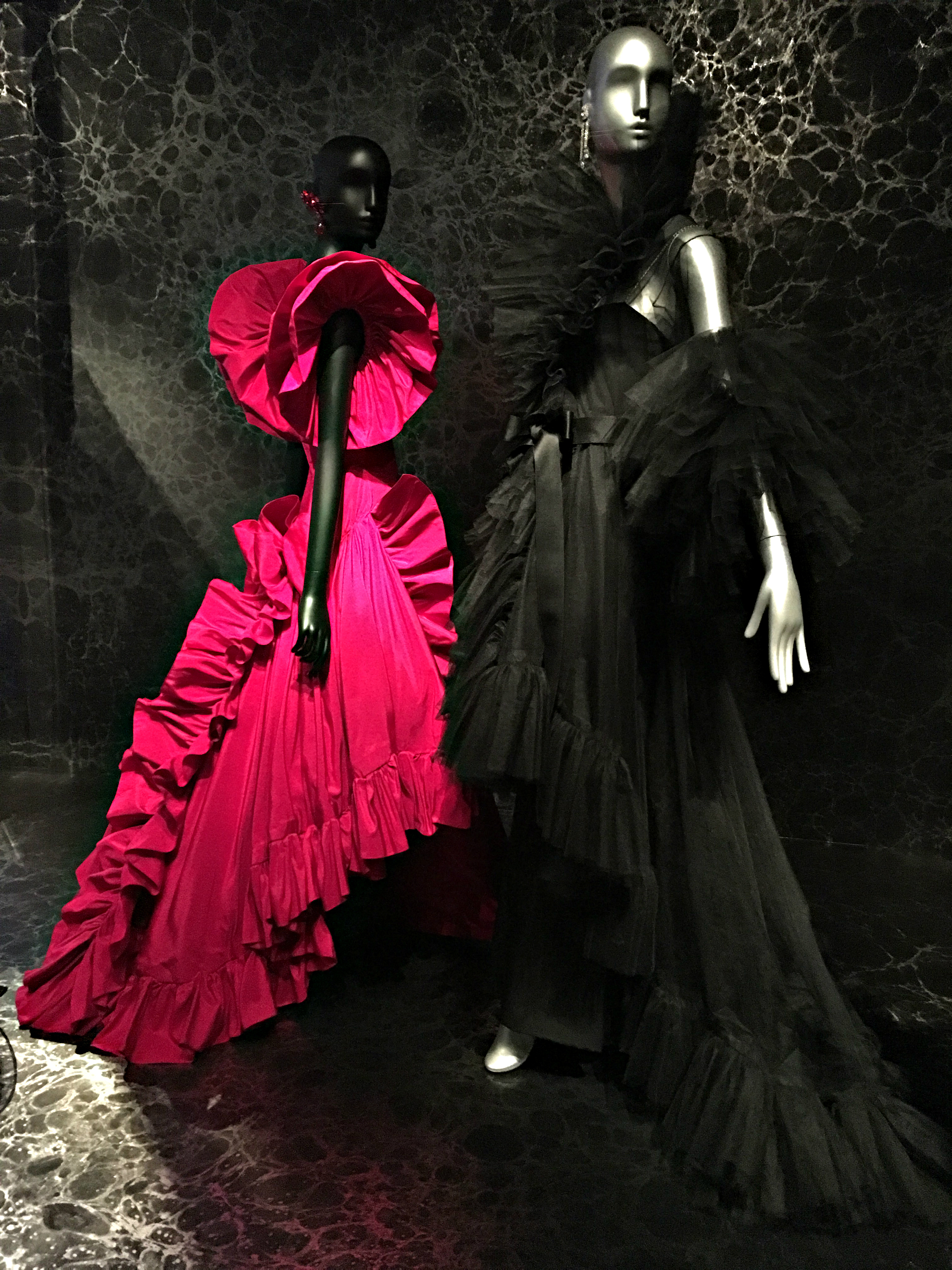 jacqueline-de-ribes-black-and-pink-gowns.jpg