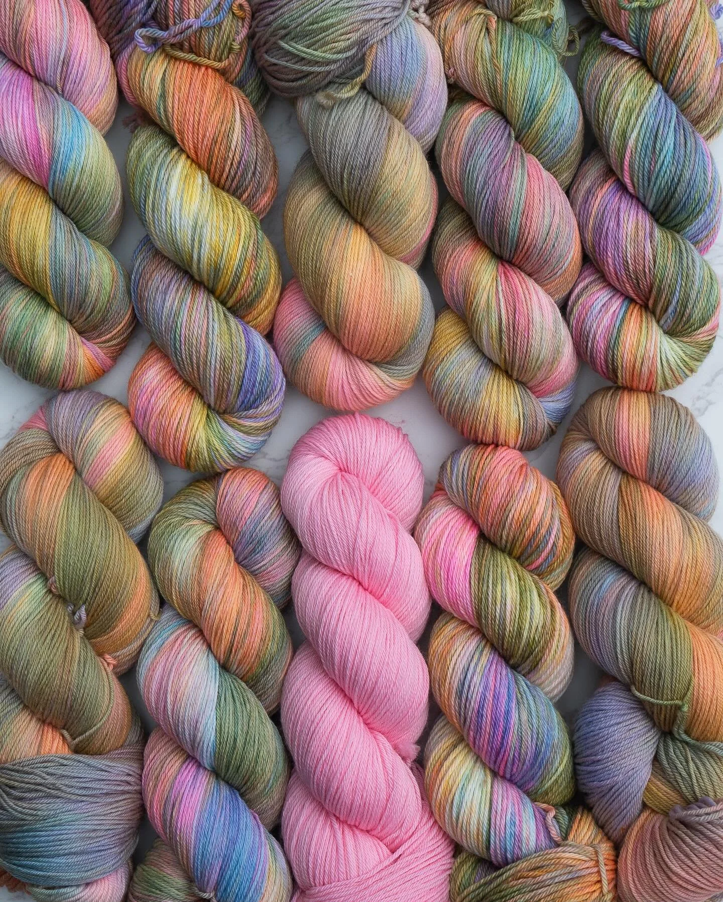 Who&rsquo;s ready to meet Q2 of Natures Palette? 🎉🥳

First up is our April colourway Wildflowers and its tonal buddy Peony 🌸🌺🌷

Fiber choices for this month were Finn Top and Polwarth Silk 🩵

#mysteryyarn #yarnclub #naturespalette