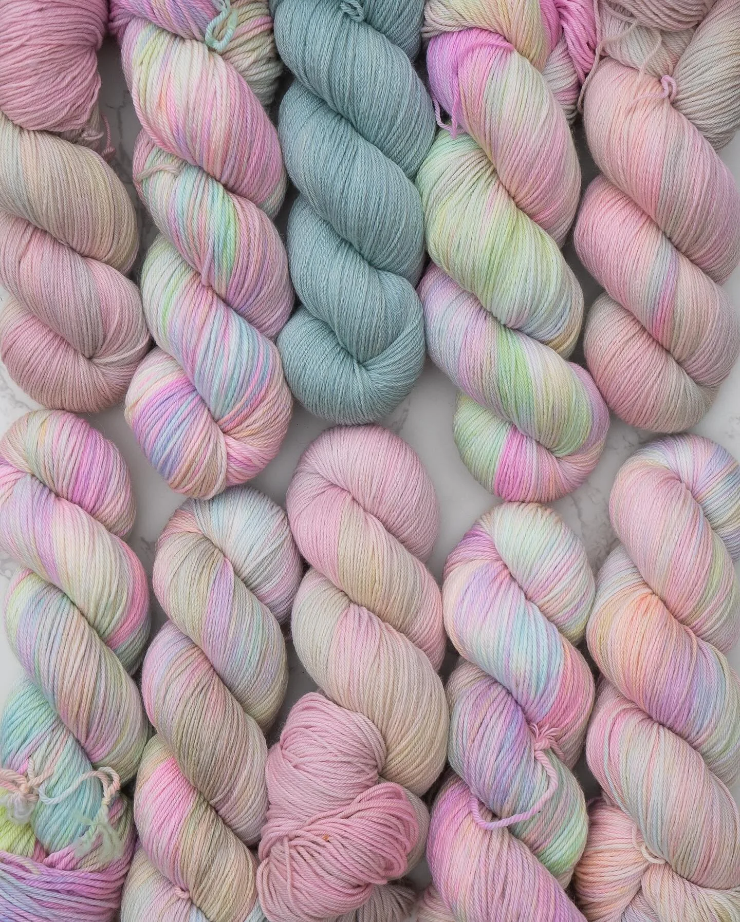 Alrighty y&rsquo;all, time to meet the second colourways from Q2 🎉🥳

Meet our May colourway Iridescence and its tonal buddy Nimbus 🌈☁️

Fiber choices for this month were our new custom milled Cormo from Wyoming, and a custom Cormo Cashmere blend🩵