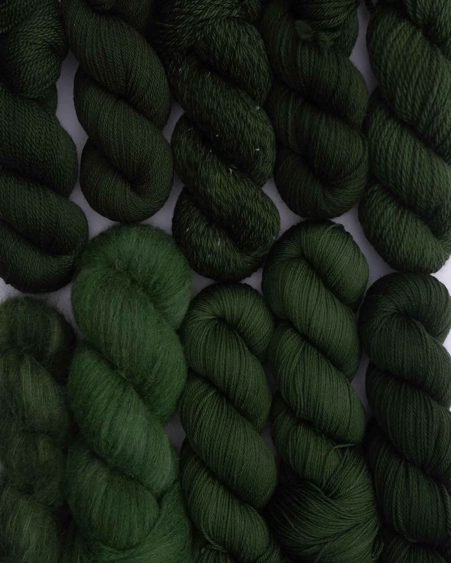 I am so excited to introduce you to the first of many tonals coming&hellip; 

TREEBEARD 🌲

This is the deep forest green on my dreams 🥹 Treebeard is one of my favourite characters from the movies, and after reading the books for the first time I fe
