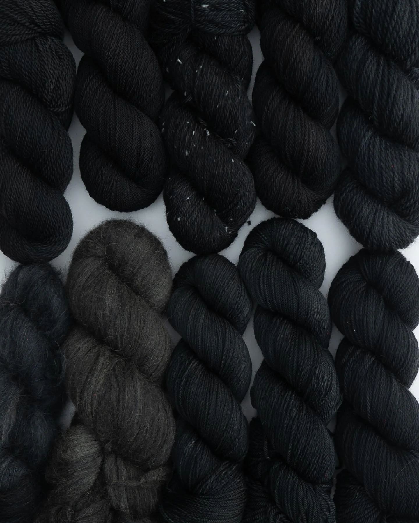 Let&rsquo;s take a step over to the dark side&hellip; 

SAURON 🖤

The deepest, darkest black. We have spent months working on trials to get a true black that was as dark as possible but still fully exhausted on nsw yarn. We trialed so many different