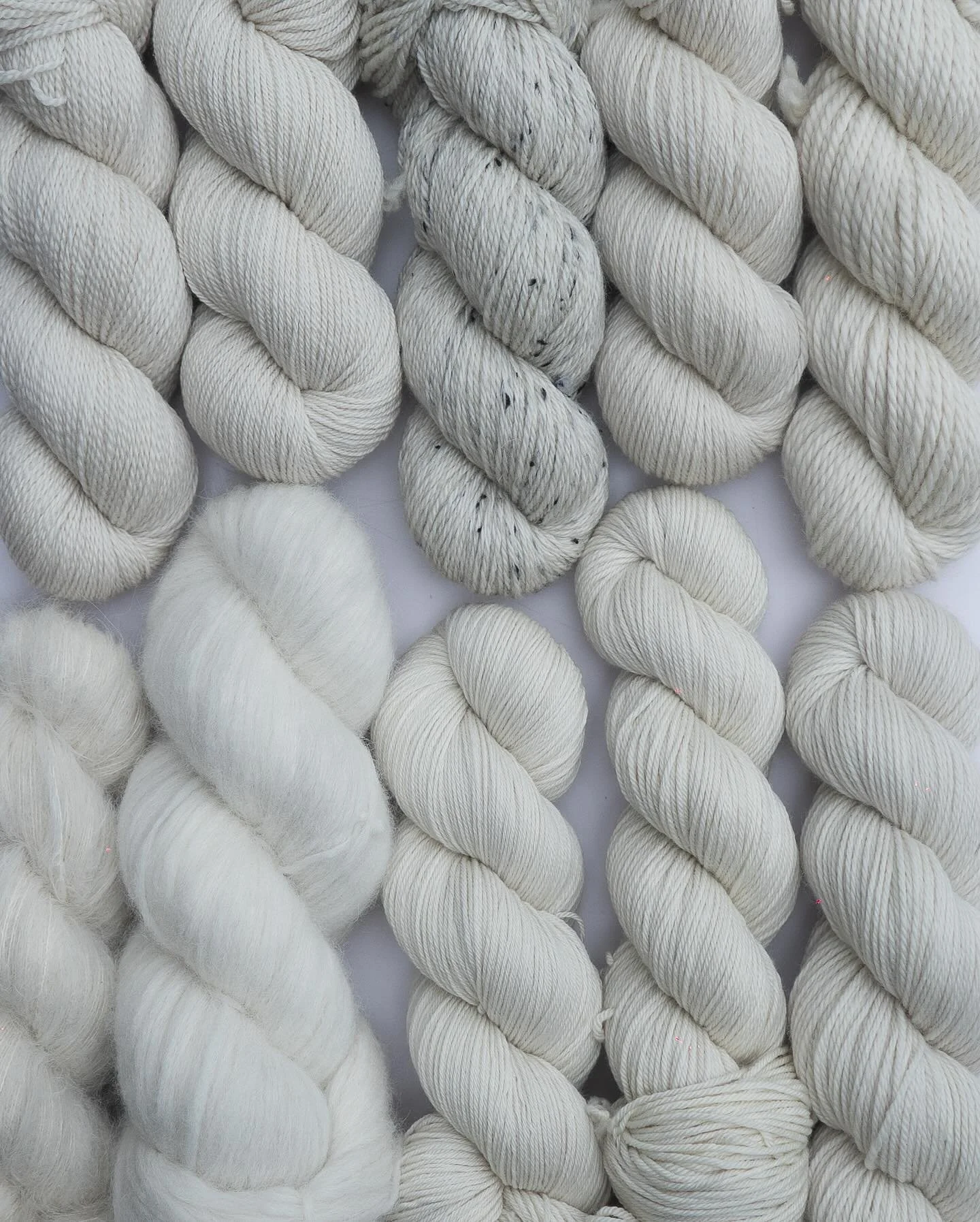 MINAS TIRITH 🤍

The great white city, the capital of Gondor, and my personal favourite white we&rsquo;ve ever made. This is another comeback colourway from last years advent (originally called Barnacle) that we decided to bring back. It is the perfe