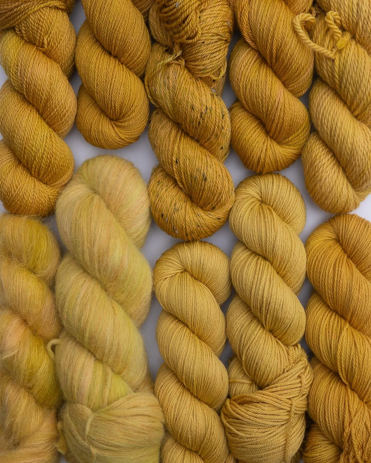 ONE RING TO RULE THEM ALL 💍

The ultimate gold 💛 this is just my perfect autumnal golden hue. Inspired by the ring that started it all, we just couldn&rsquo;t do a LOTR collection without it. 

Bases top L-R: Polwarth Sock (new!), Cormo Sport (new!