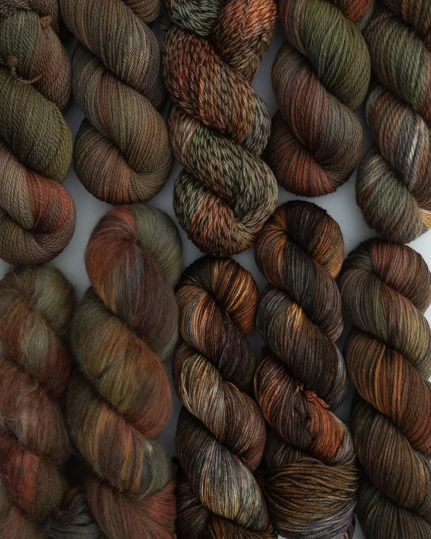 YOU SHALL NOT PASS 👹

Arguably one of the most epic scenes of the entire series, there was no way we could do a LOTR collection without a colourway dedicated to Gandalf&rsquo;s showdown with the Balrog. I am deeply obsessed with how this came out on