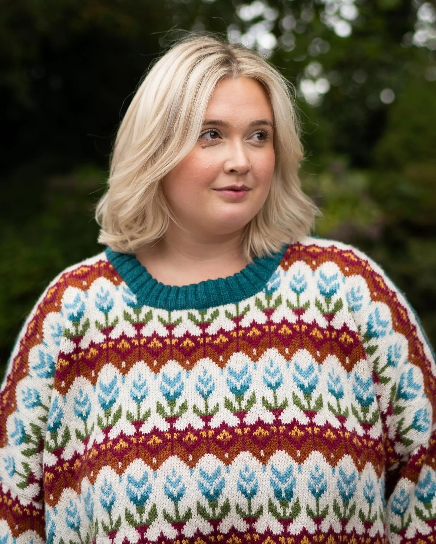 I mean, we had to save the best sample for last didn&rsquo;t we? 

This absolute work of art is the Iris by @trin_annelie knit for us by the incredibly talented @made_by_cem 🩵 

Using Frodo, Pippin, The Shire, I Am No Man, One Ring To Rule Them All,