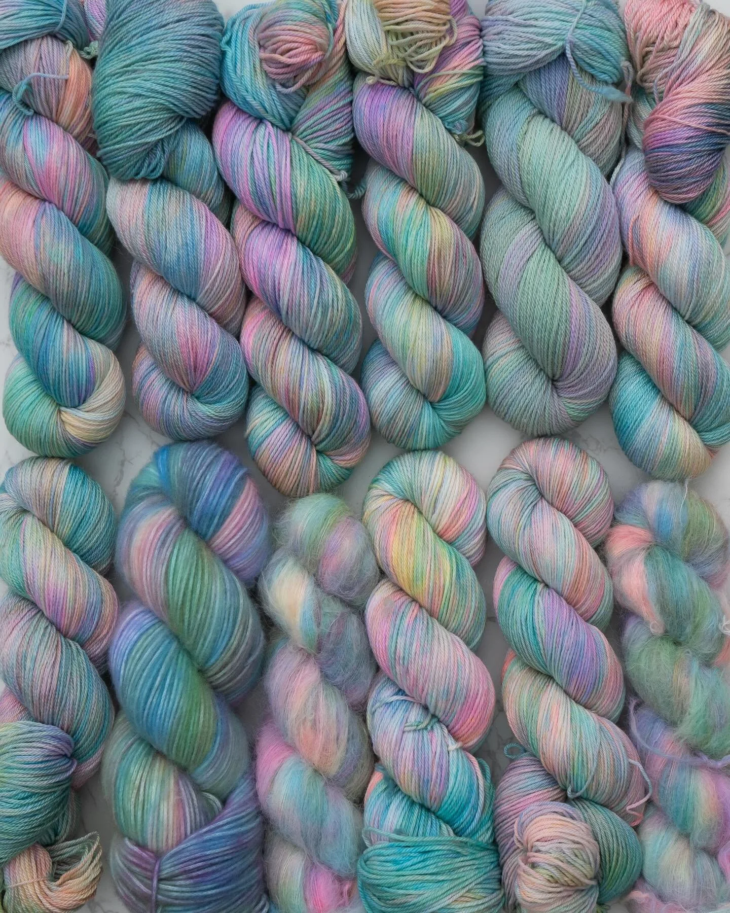 MOANA EXTRAS 🌊🏝️🌸

We have a handful of skeins from our collab this summer with @treehouseknits hitting the shop this Friday as well! Swipe through to see the quantities and some photos of the bases we have available. Originally we only took photo