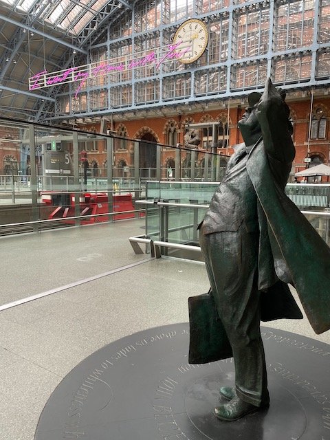 John Betjeman who saved St. Pancras from demolition