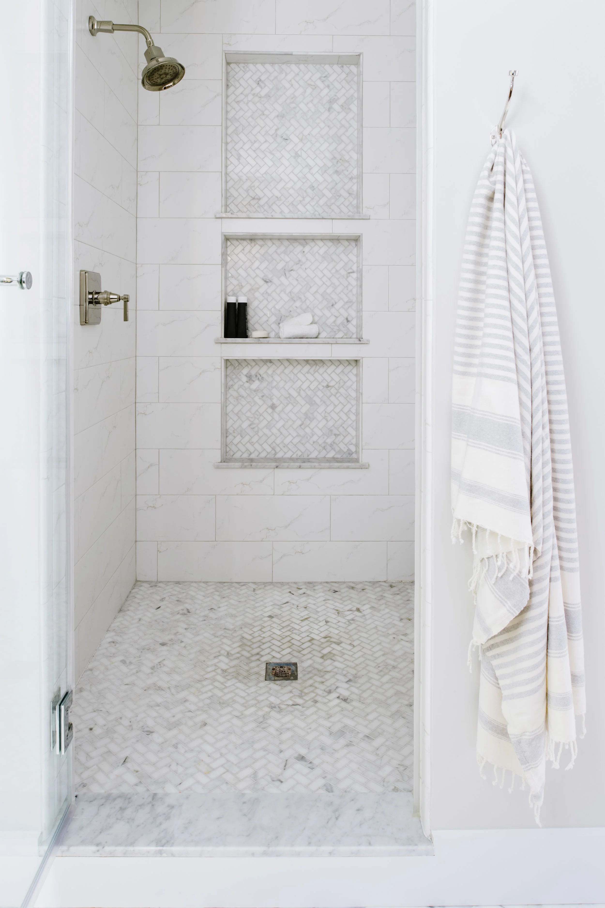 Design: Alison Giese Interiors :: Photo: Robert Radifera