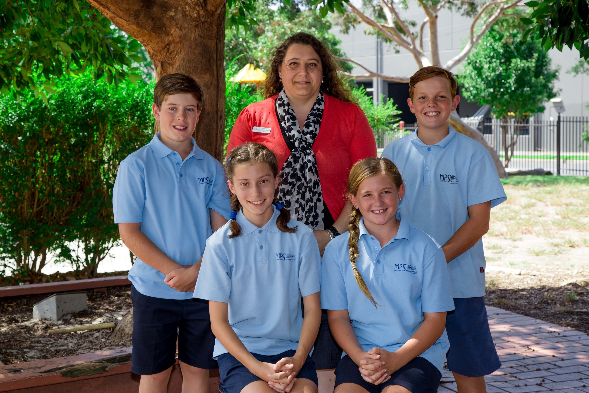 School and Vice Captains with Principle-G-15253-IMG_1387.jpg