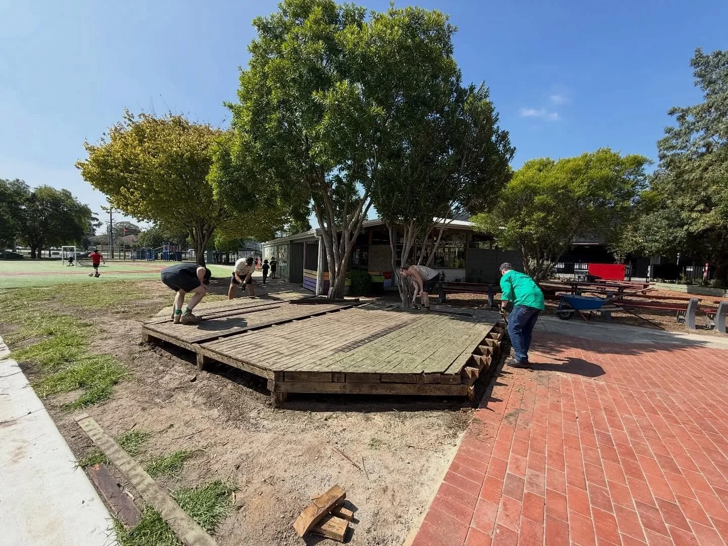 Huge thank you to all our parents who volunteered some of their weekend family time to come and help at our first working bee! Cleaning, clearing of old stage and planting of the garden beds, we so appreciate all your time and energy to keep our scho
