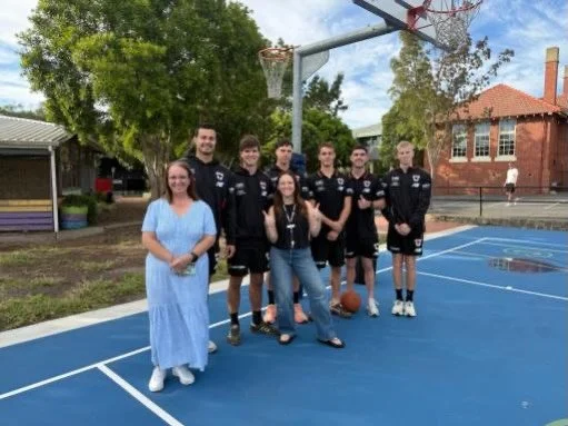 Not sure who was more excited to see the Players from St Kilda football club today!