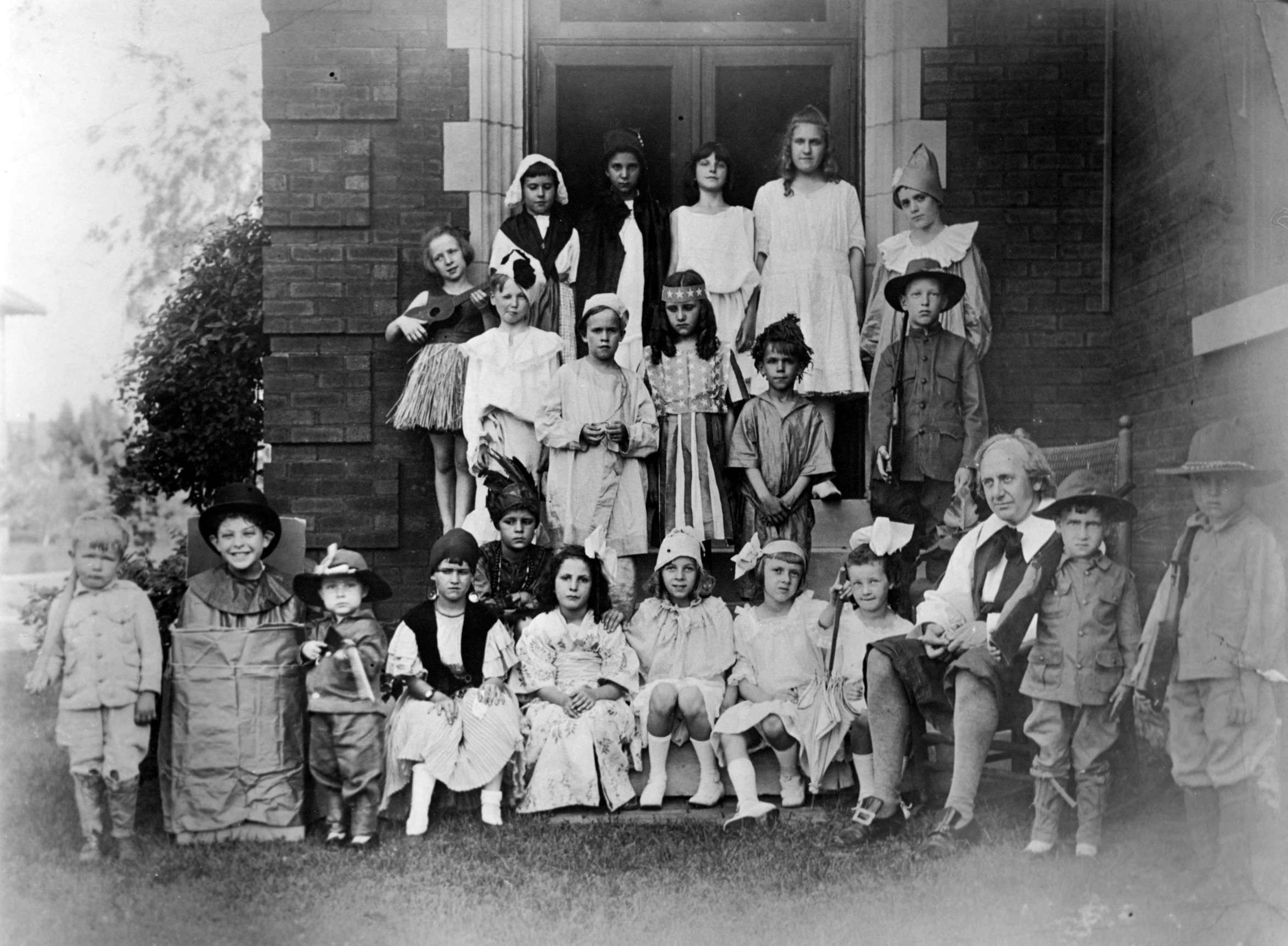 The Gang at 6307 Westmi#F81.jpg