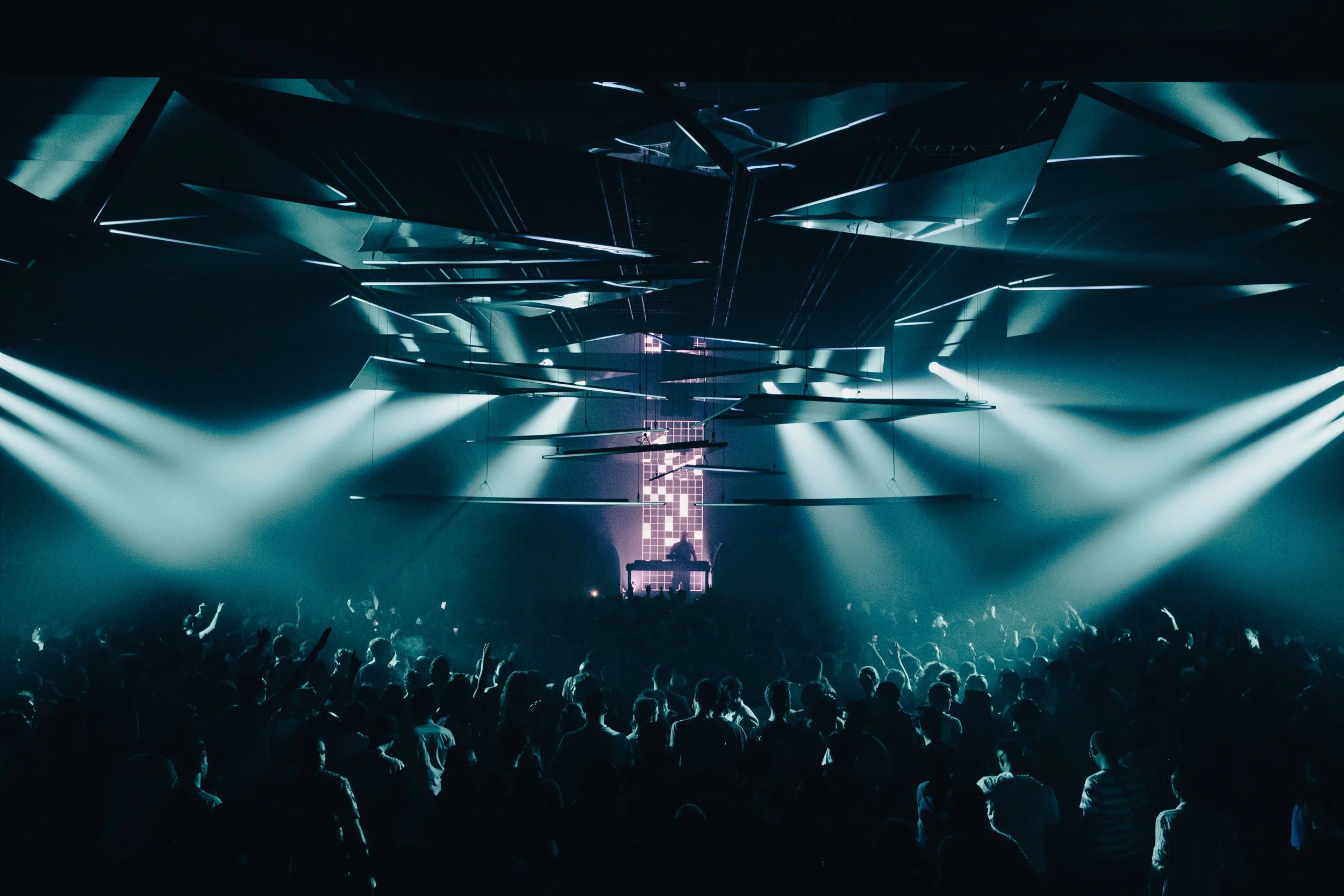 AdamBeyer-Drumcode-PhantomParis-shotbyTylerAllix-34.jpg