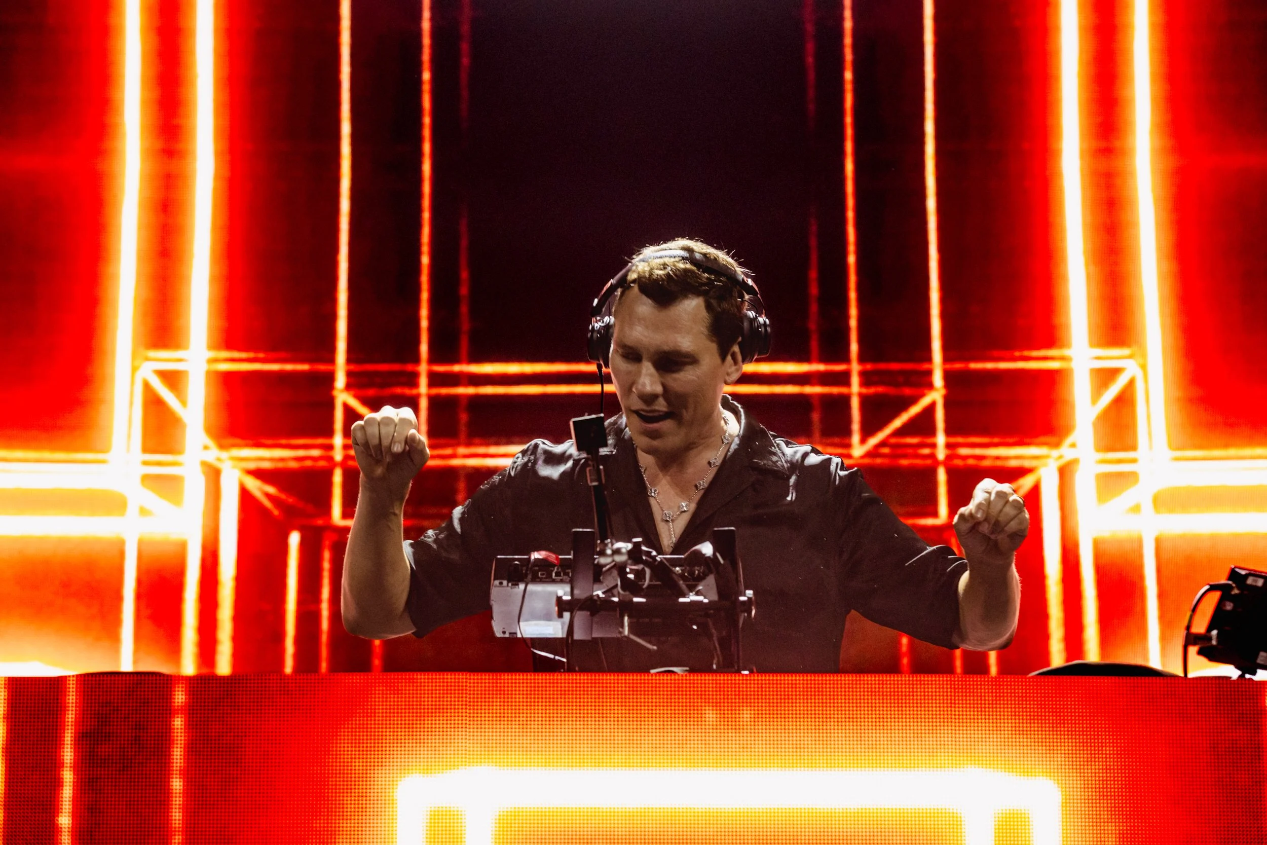 Tiësto-shotbyTylerAllix-65.jpg