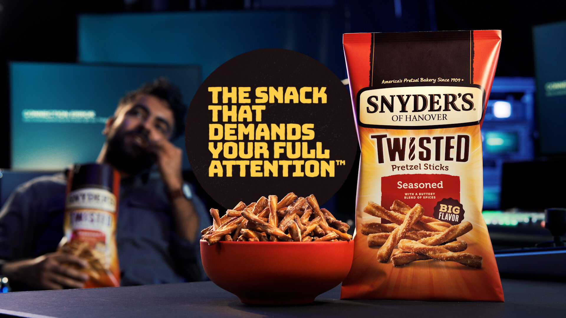 Snyders_Twisted_15sec_1920x1080_Listening_10A_MASTER_HuluRokuKrogerOTT.mov.00_00_14_09.Still003.jpg