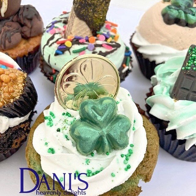 Order your St. Paddy&rsquo;s sweets for Wed 3/16 &amp; Thurs 3/17 doorstep delivery within our Southern MA local service area!✨☘️🌈💰☘️✨
.
.
To order, click the link in our bio OR go to https://www.danisheavenlybakeshop.com/2022-st-patricks-day-menu
