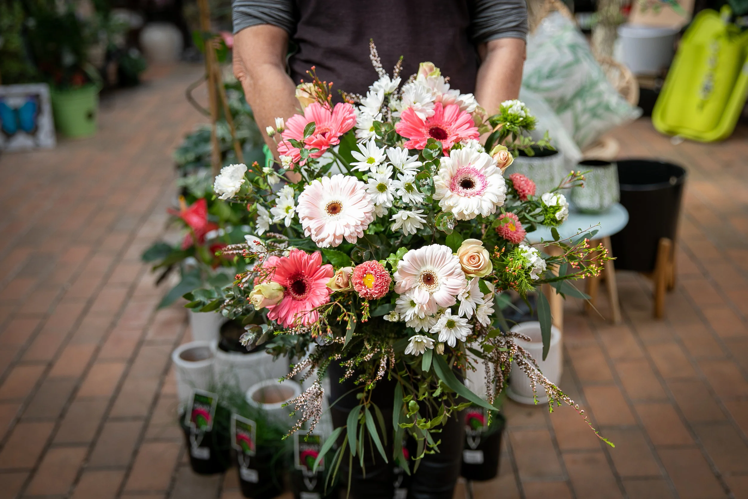 Modern Flower Bouquet with Janice/Vanessa | August 25