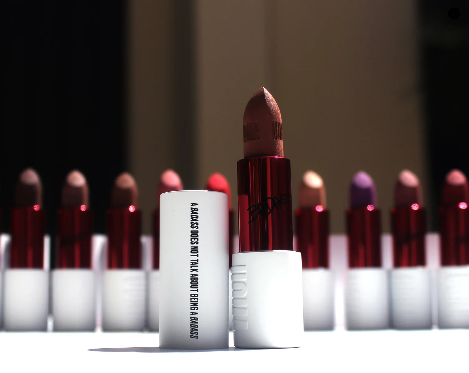 BADASS ICON Matte Lipstick UOMA Beauty — Cocoa Swatches