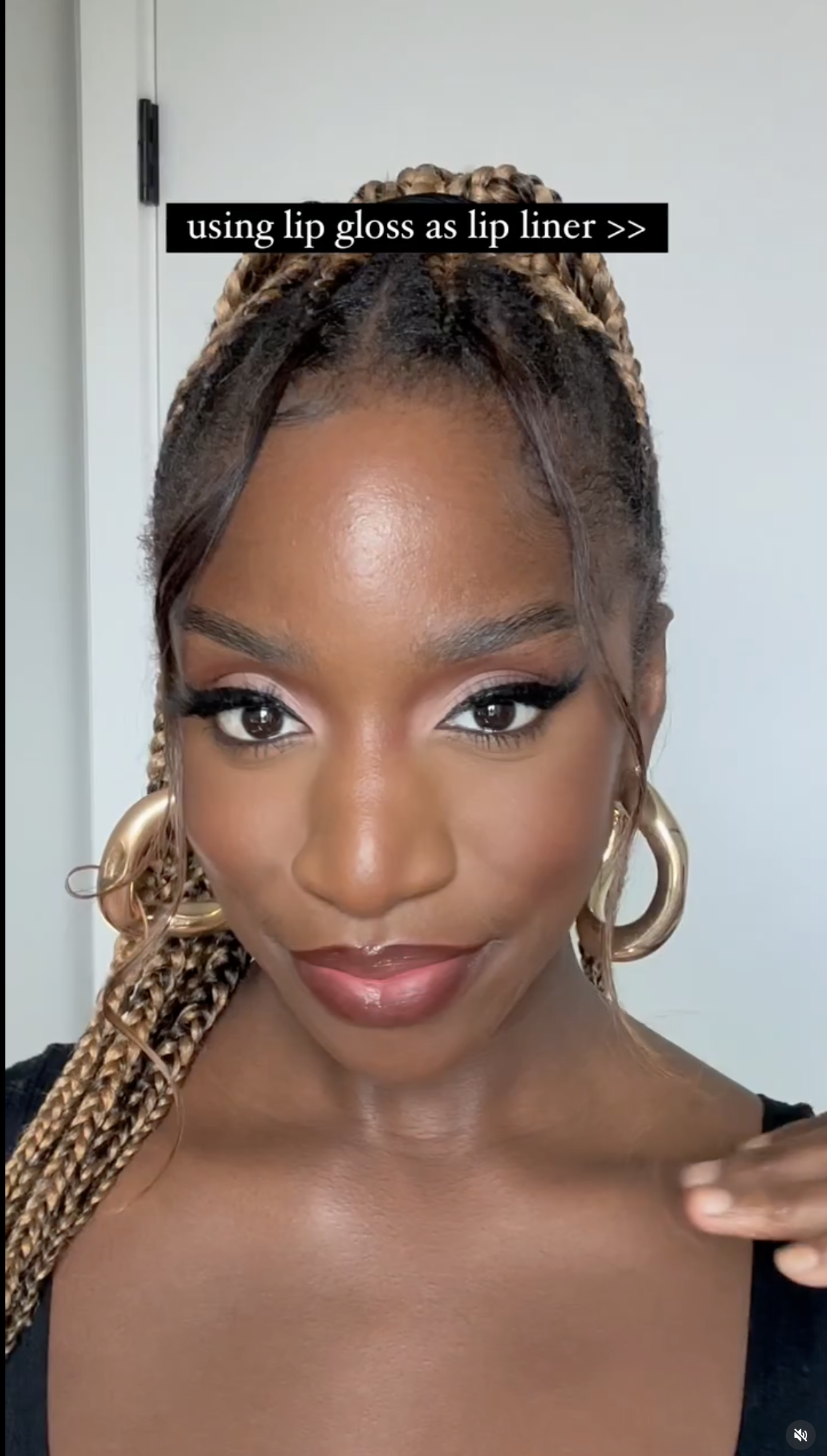 using lip gloss as a lip liner >>