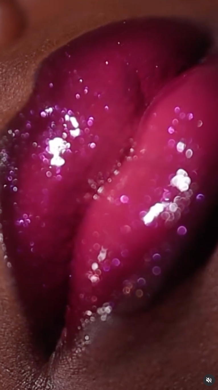 theres something about a sparkly pink gloss