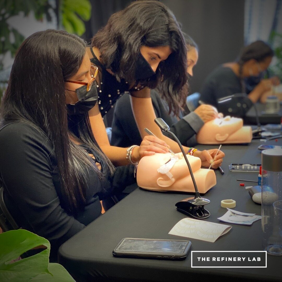 A snapshot from our Classic Eyelash Extension Training ✨⠀⠀⠀⠀⠀⠀⠀⠀⠀
⠀⠀⠀⠀⠀⠀⠀⠀⠀
We will be hands-on and teach you all the fundamentals about Classic Eyelash Extension so you can be prepared as an artist and jumpstart your career in the beauty industry! I