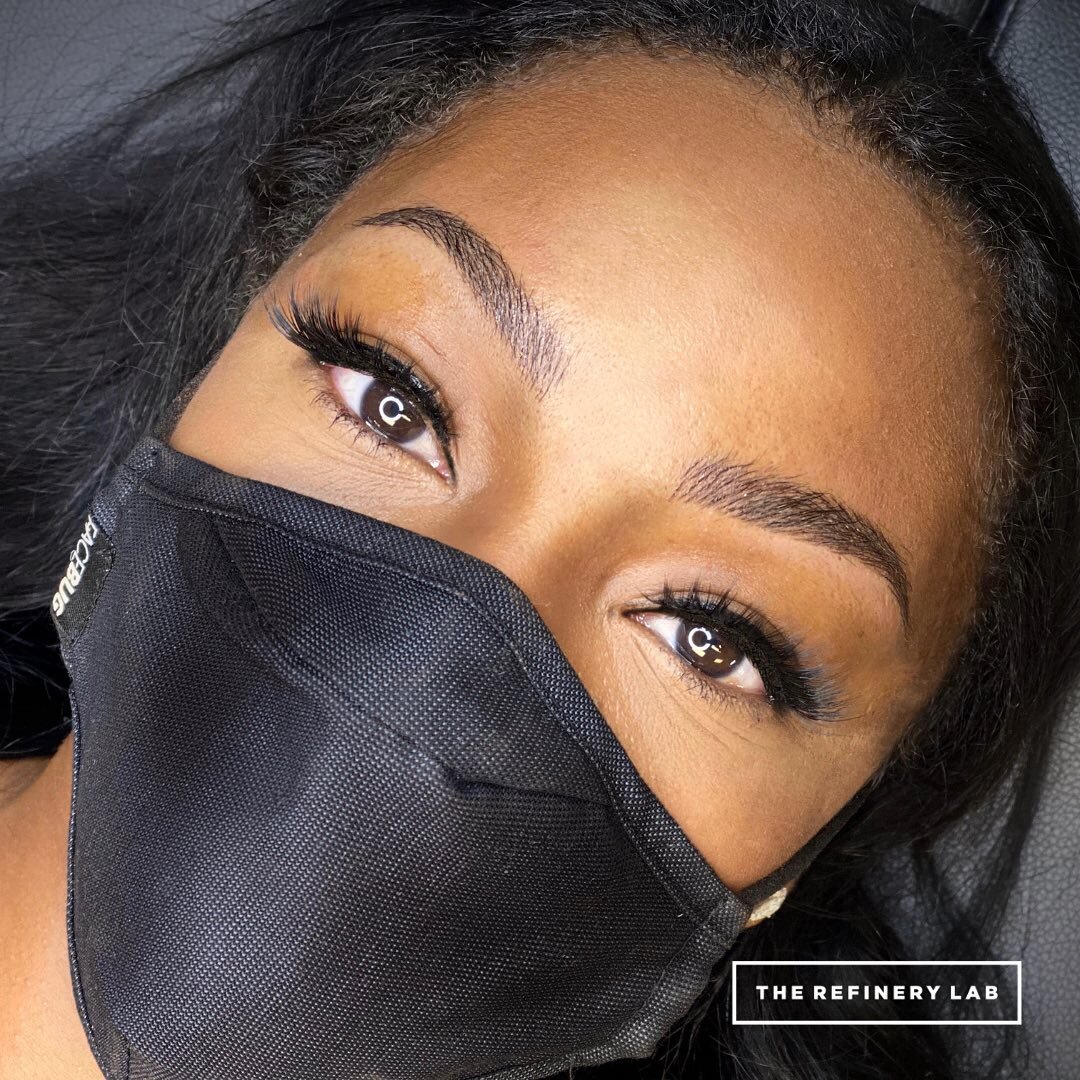 Come to The Refinery Lab and get to wake up with brows. Book this service today or learn how to slay eyebrows in our next 2-Day Beginners Microblading course in Miami, FL.
Microblading is the technique of creating hair-like strokes for the illusion o