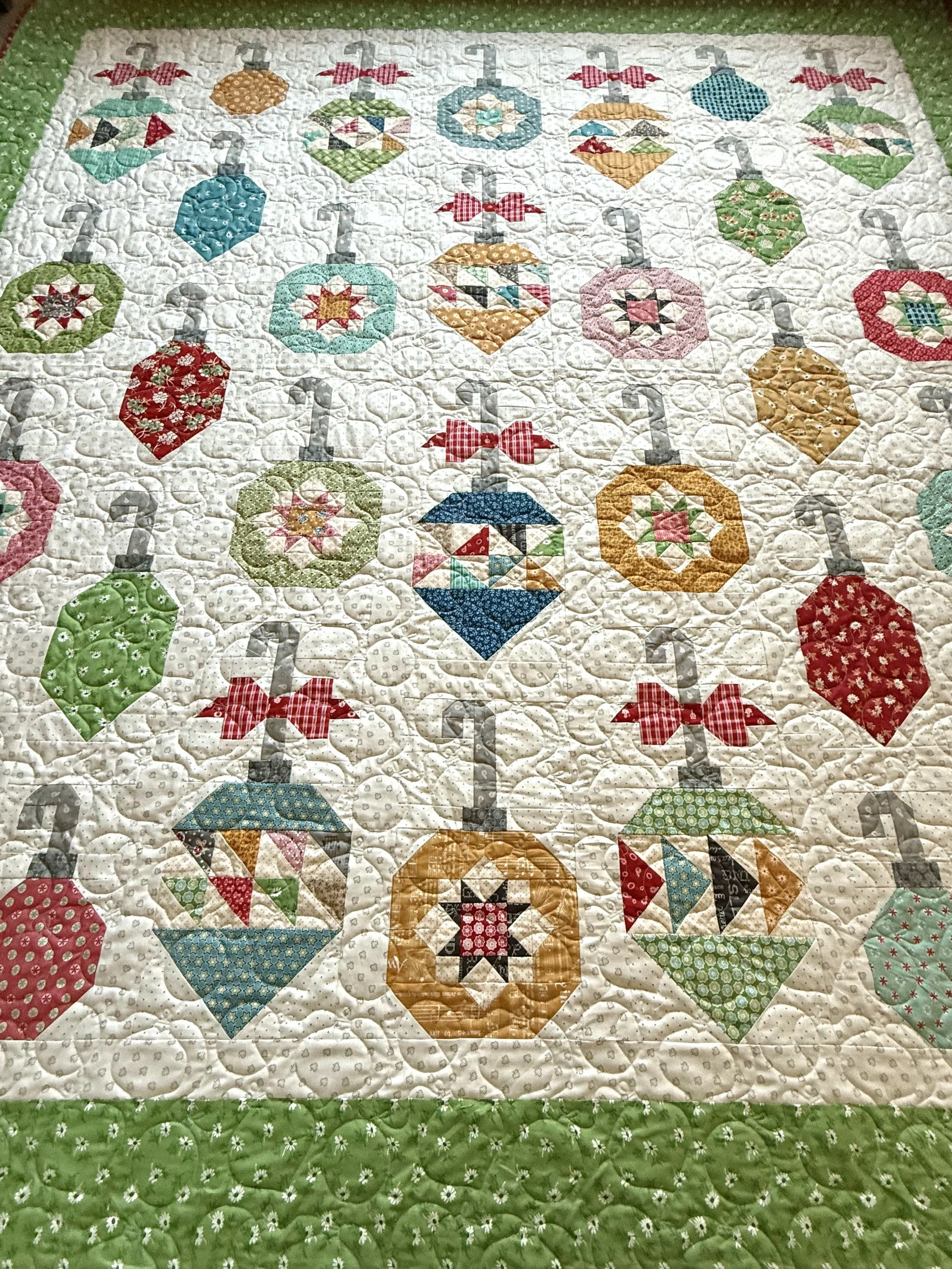 Christmas Ornaments Simple pic 1.jpeg