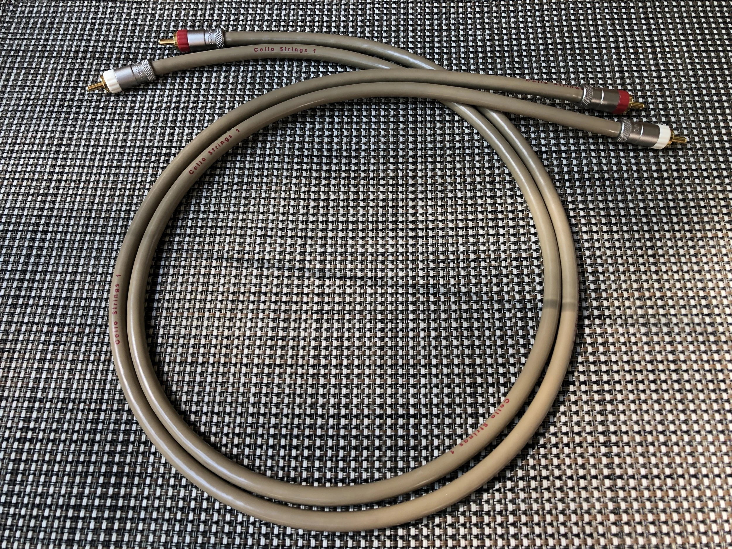 fullsizeoutput_16fa.jpeg, Cello Strings 1 (RCA/RCA), 0.85 m pari.