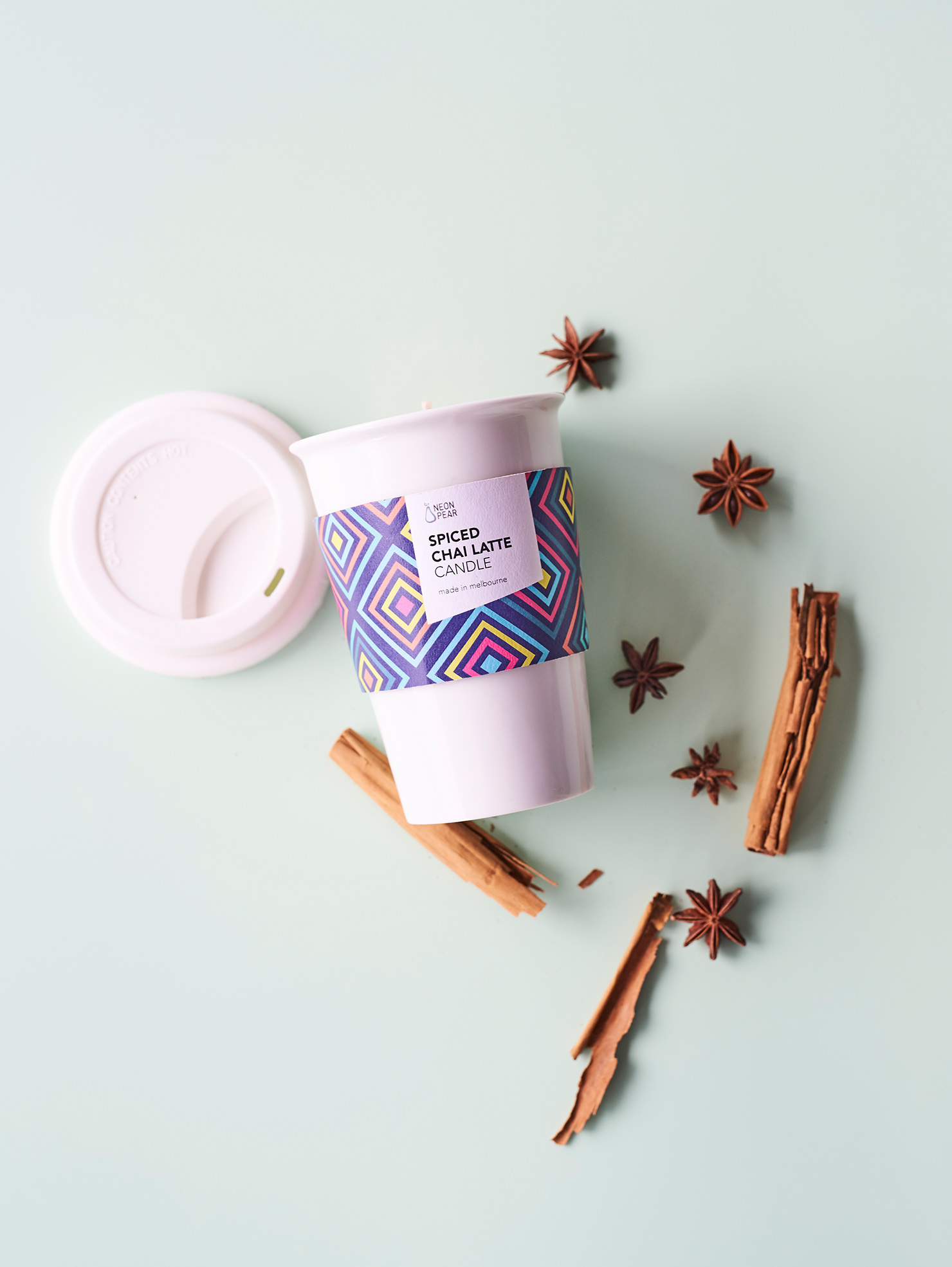 Neon-Pear-Spiced-Chai-Latte-Candle-2016-1.jpg