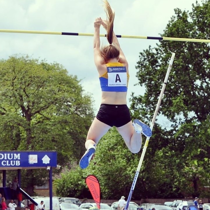IZZY DEACON U20 Bracknell AC