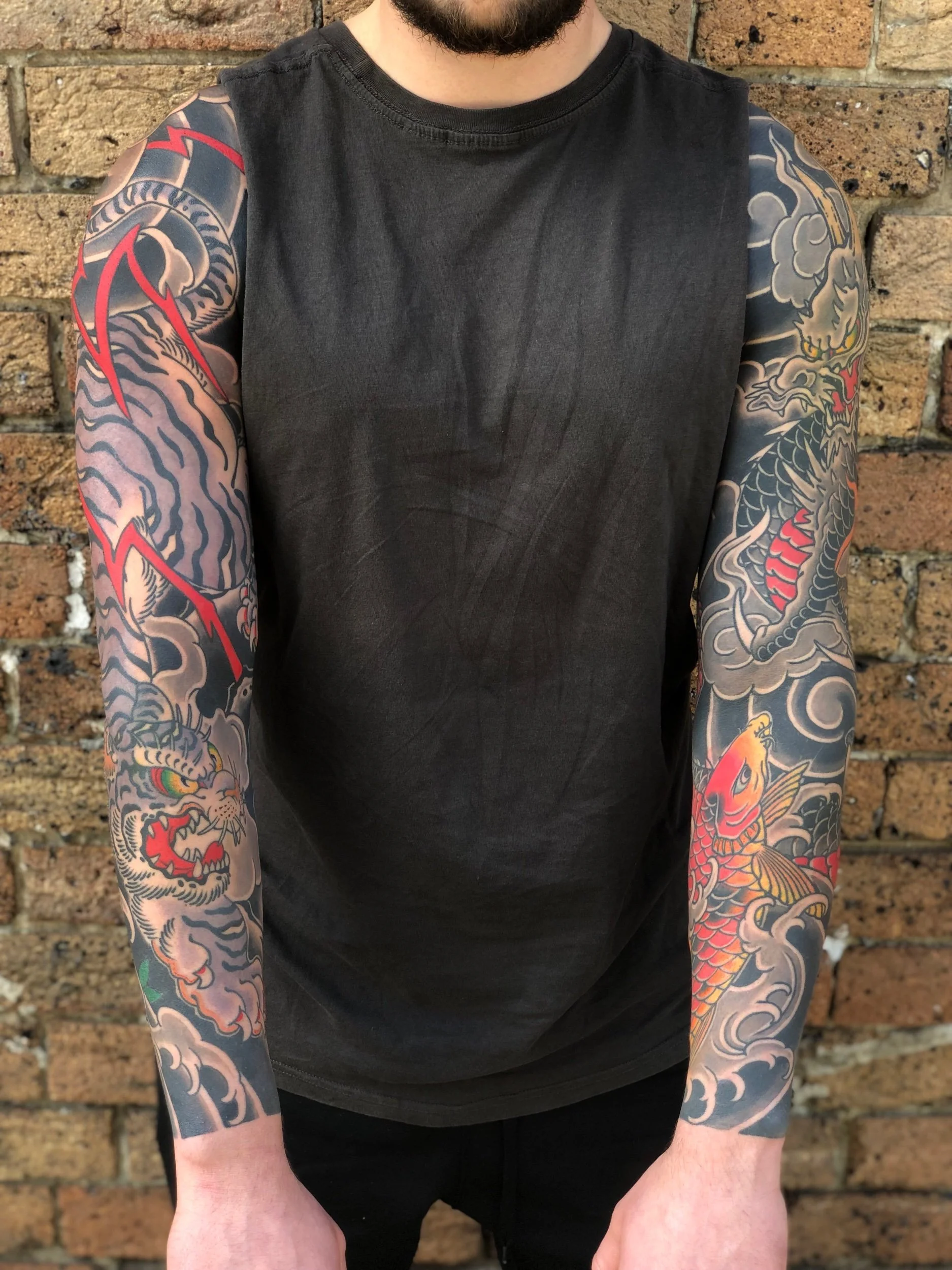  Hygienic &amp; Fully licensed Tattoo Artist Ian Hilz is Located in the Heart of Sydney. Traditional Tattoo from a Private Studio in Woolloomooloo, Ian Specialises in Elegant Large scale Japanese style Tattoos, Traditional &amp; Modern that complimen