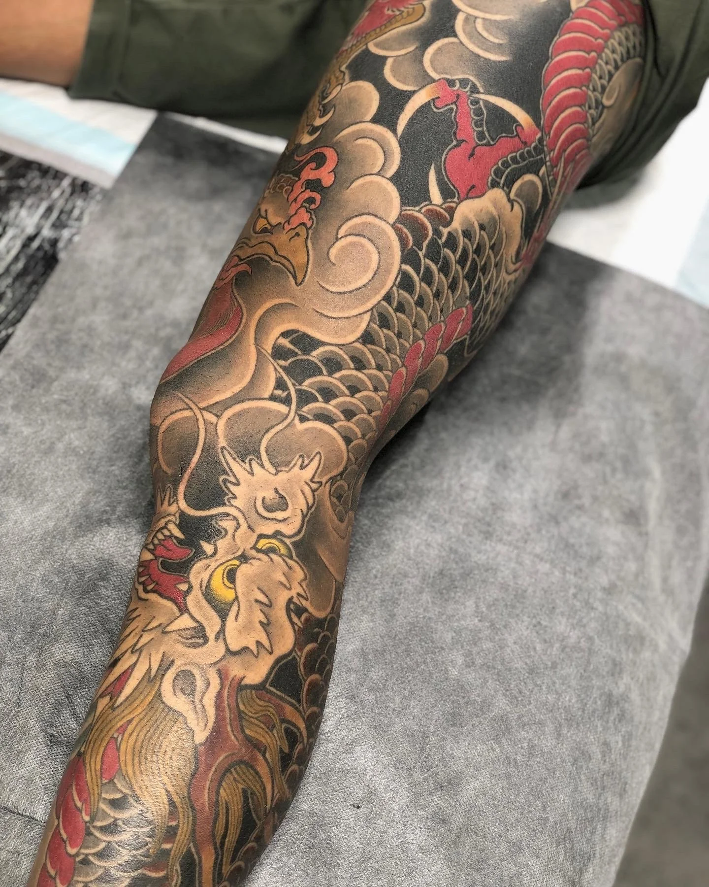  Hygienic &amp; Fully licensed Tattoo Artist Ian Hilz is Located in the Heart of Sydney. Traditional Tattoo from a Private Studio in Woolloomooloo, Ian Specialises in Elegant Large scale Japanese style Tattoos, Traditional &amp; Modern that complimen