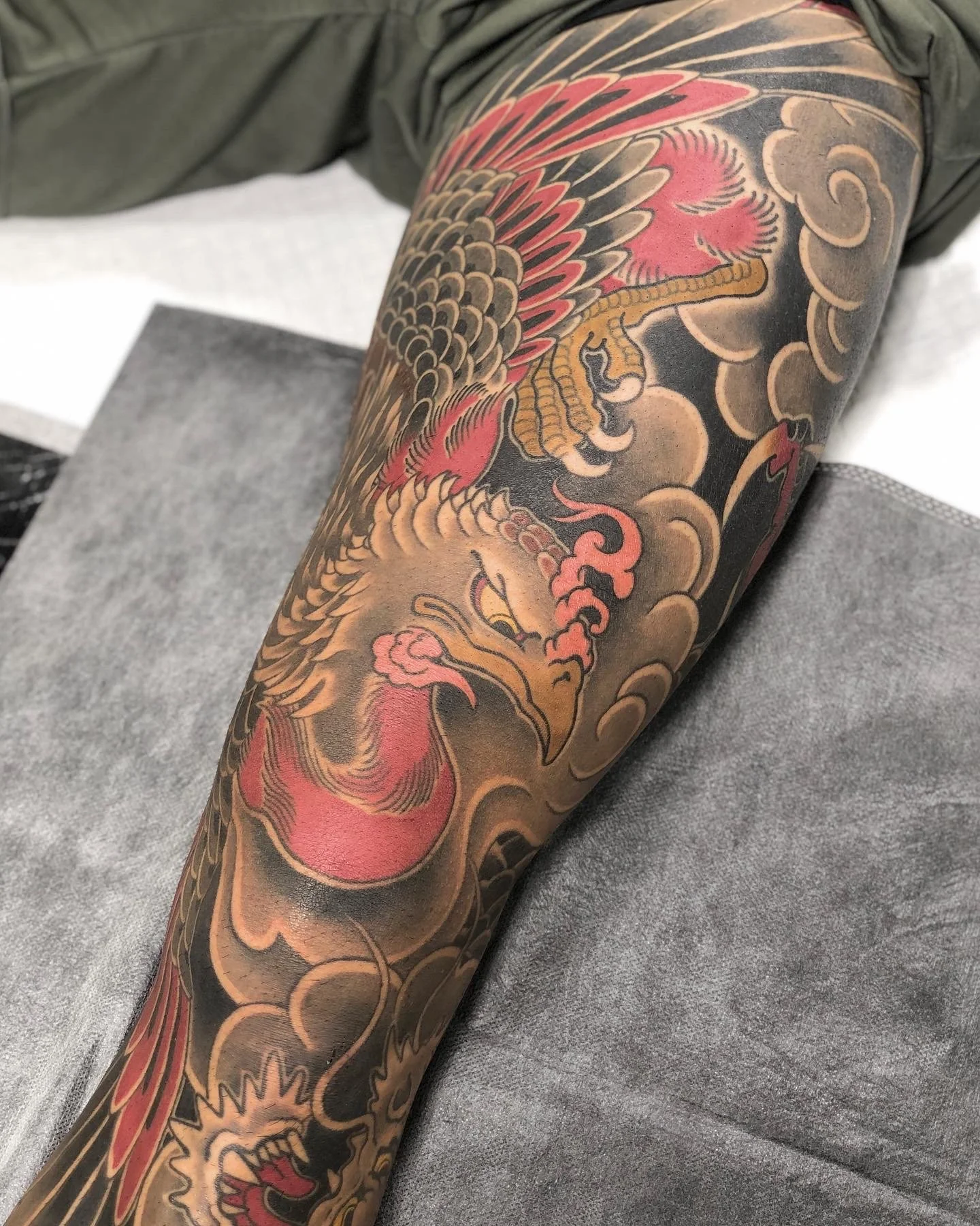  Hygienic &amp; Fully licensed Tattoo Artist Ian Hilz is Located in the Heart of Sydney. Traditional Tattoo from a Private Studio in Woolloomooloo, Ian Specialises in Elegant Large scale Japanese style Tattoos, Traditional &amp; Modern that complimen