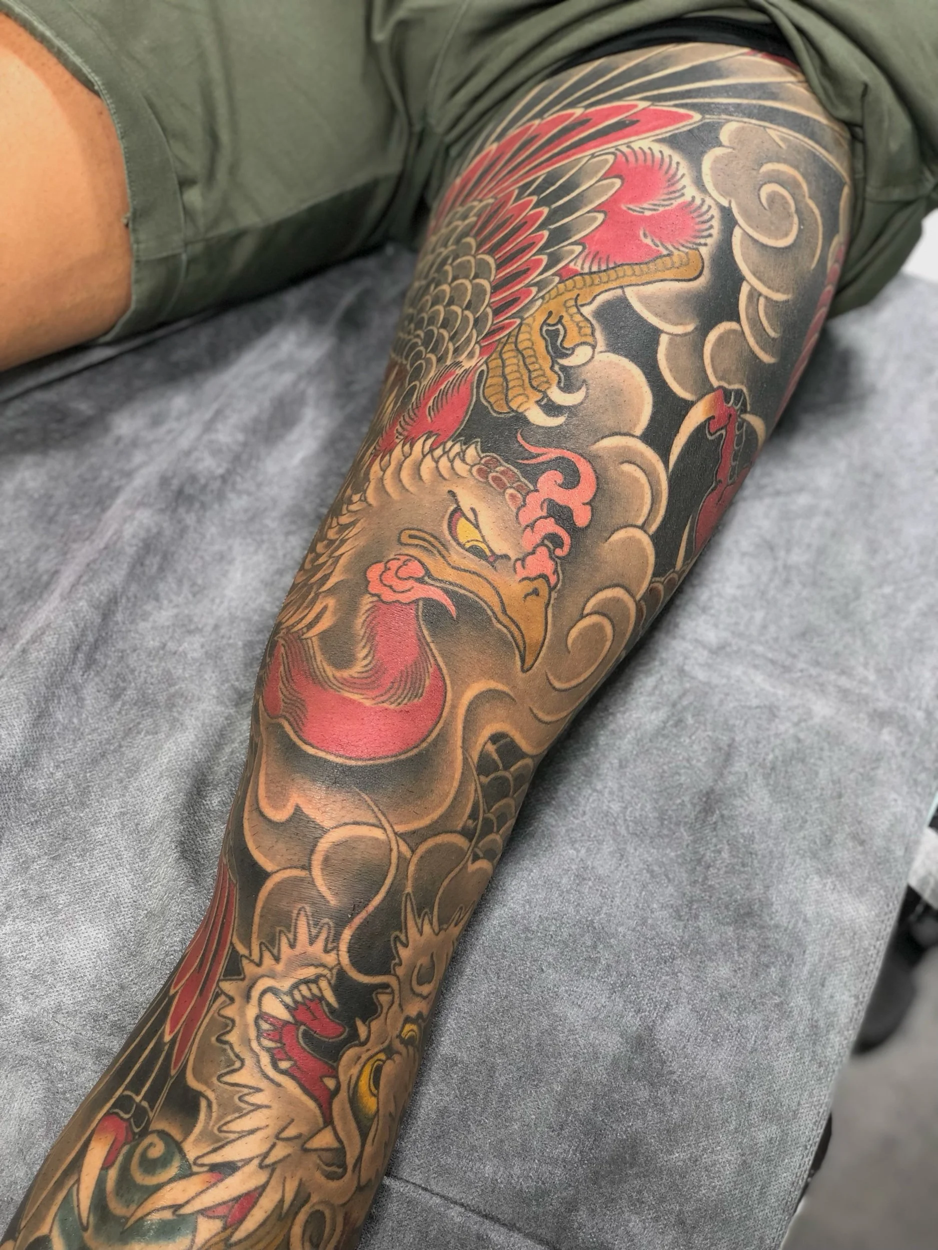  Hygienic &amp; Fully licensed Tattoo Artist Ian Hilz is Located in the Heart of Sydney. Traditional Tattoo from a Private Studio in Woolloomooloo, Ian Specialises in Elegant Large scale Japanese style Tattoos, Traditional &amp; Modern that complimen