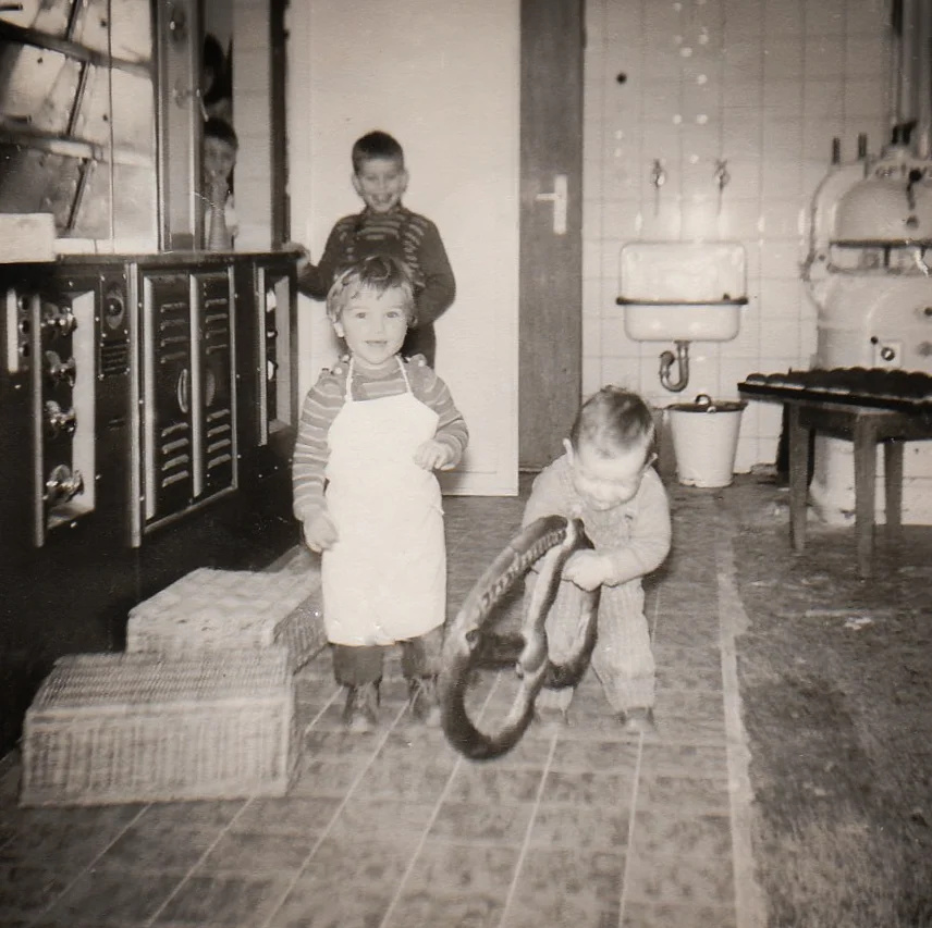 HERR THEO LANG UND GESCHWISTER