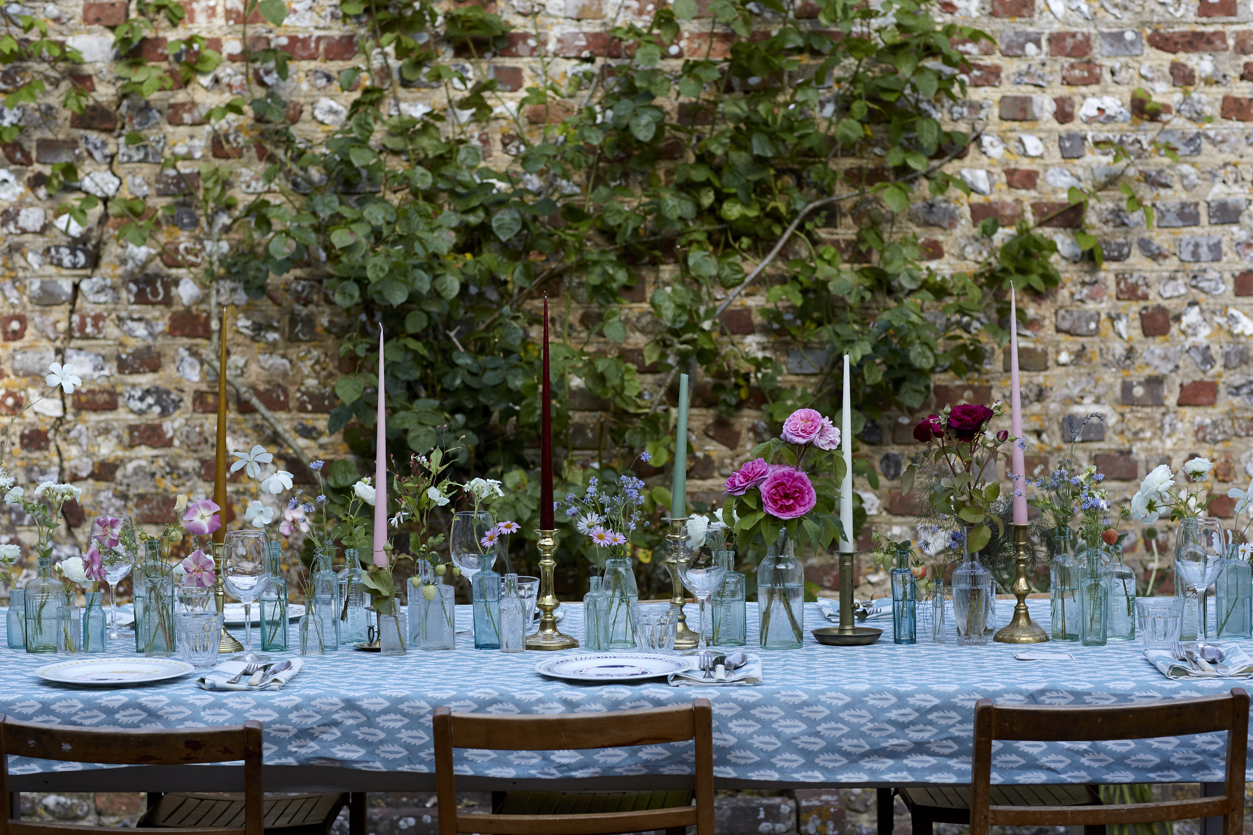 Flowers and Styling by: Aesme Flowers Fabric by: Molly Mahon China by: Bloomsbury Ceramics Photo by: Kristin Perers