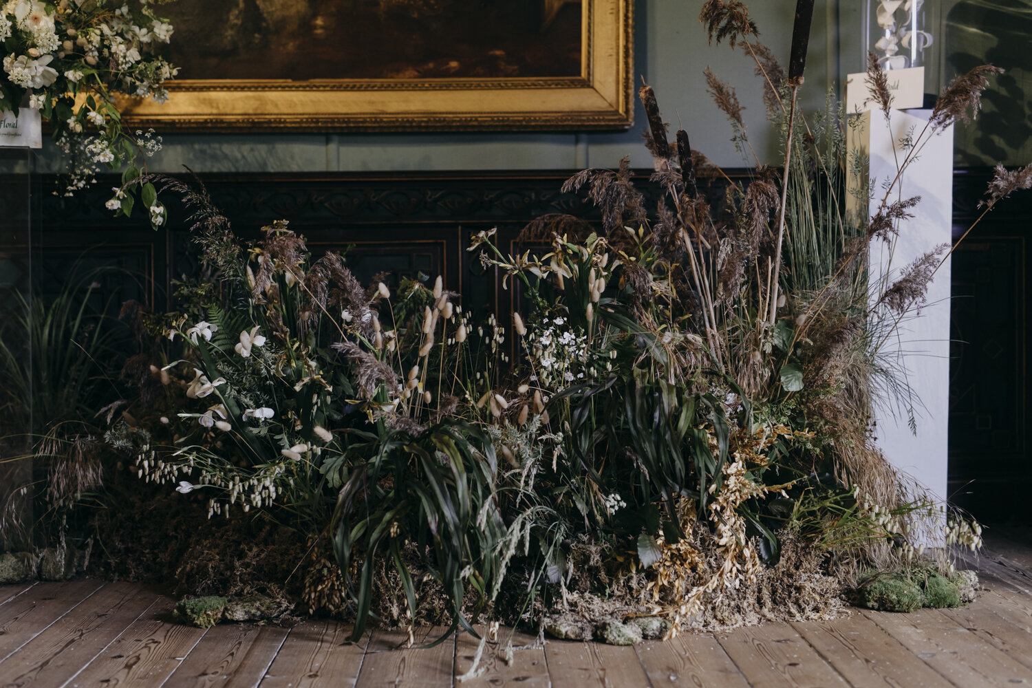 Flowers by Fig and Fern Floral. Ceramic Floral Sculpture by Isabel Dodds Photo by Eva Nemeth