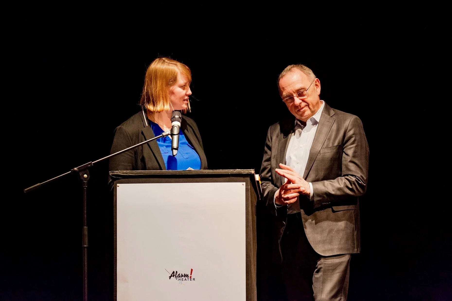 Wiebke Esdar (Vositzende SPD Bielefeld) und Norbert Walter-Borjans (ehem. NRW-Finanzminister)